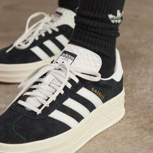 Adidas Bold Gazelle platform sneakers 8.5